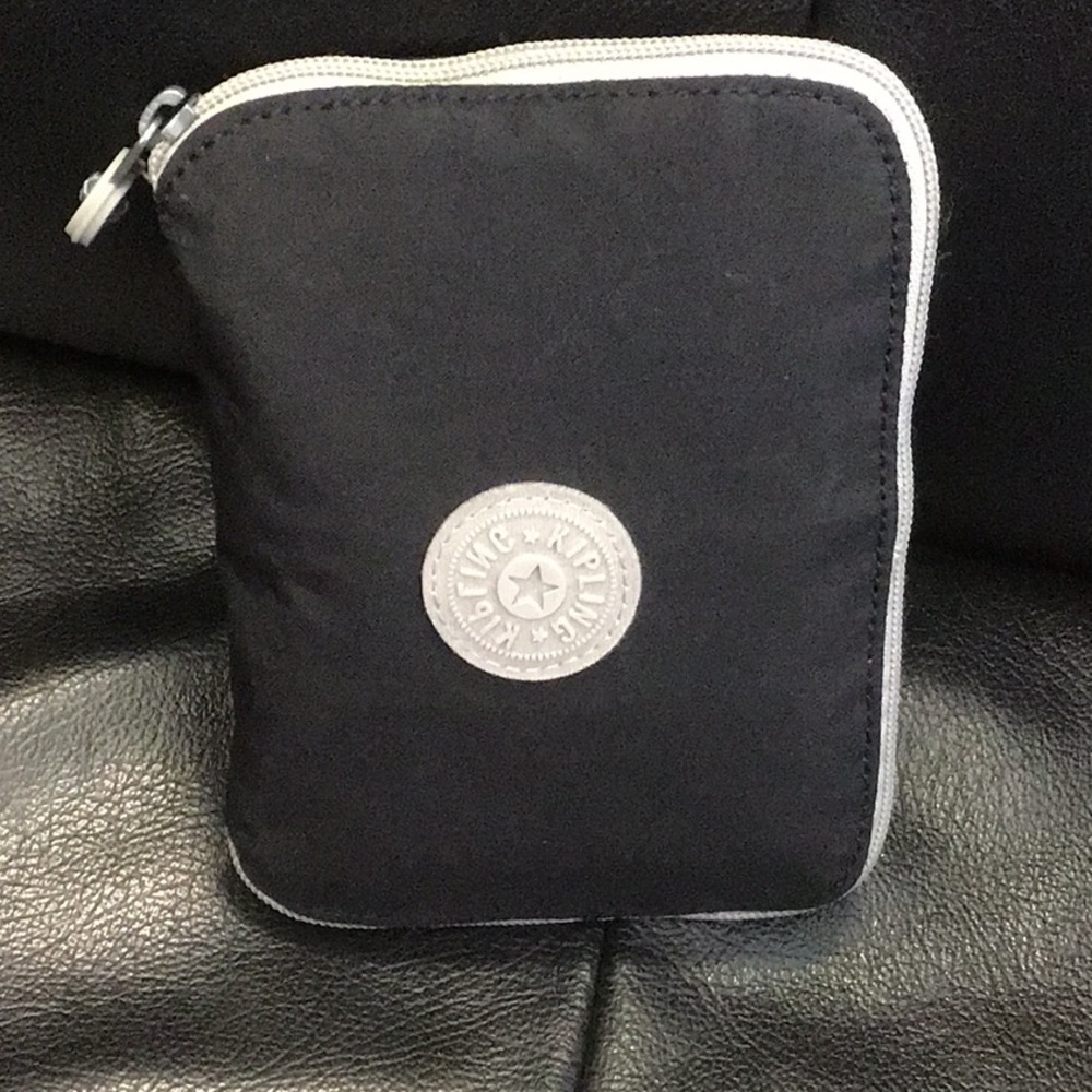 Kipling Black and Gray Men's Travel Pouch